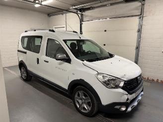 Schadeauto Dacia Dokker  2017/5