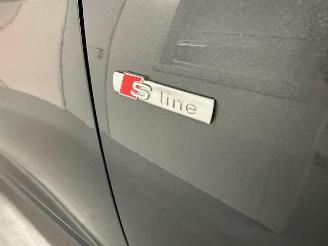 Audi Q3 PLUG-IN-HYBRID picture 2