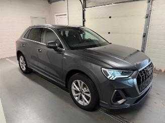 Unfallwagen Audi Q3  2023/2