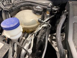 Peugeot 208  picture 21