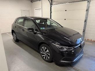 damaged passenger cars Volkswagen Golf  2022/7