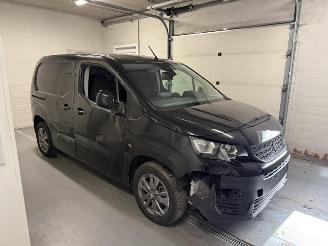 uszkodzony samochody osobowe Peugeot Partner  2022/2