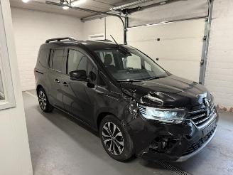 Voiture accidenté Renault Kangoo  2022/2