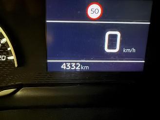Peugeot 208  picture 18