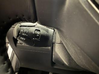 Peugeot 208  picture 20