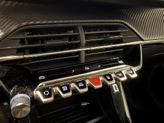 Peugeot 208  picture 16