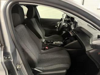 Peugeot 208  picture 12