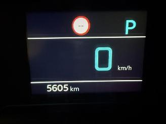 Peugeot 208  picture 20