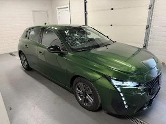 damaged passenger cars Peugeot 308  2023/3