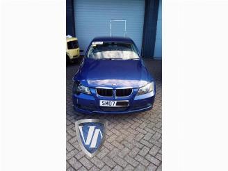 Damaged car BMW 3-serie 3 serie (E90), Sedan, 2005 / 2011 318i 16V 2007/3