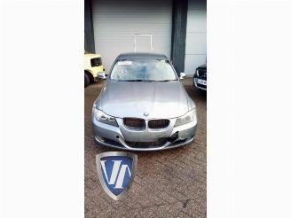 Damaged car BMW 3-serie 3 serie (E90), Sedan, 2005 / 2011 320d 16V 2011/9