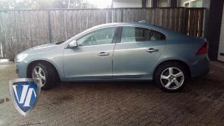 Volvo S-60 S60 II (FS), Sedan, 2010 / 2018 1.6 T3 16V picture 2