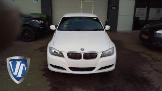 Damaged car BMW 3-serie 3 serie (E90), Sedan, 2005 / 2011 318i 16V 2010/4