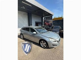 Vrakbiler auto Volvo V-60 V60 I (FW/GW), Combi, 2010 / 2018 1.6 T3 16V 2012/7