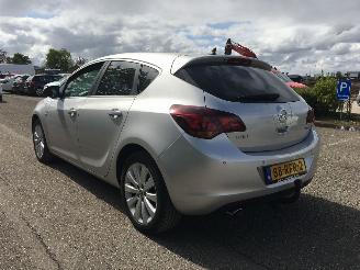 Voiture accidenté Opel Astra 1.4T 103kw 2011/5