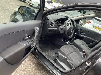 Renault Clio 1.2 5drs picture 9