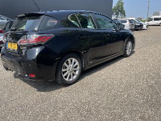 Vaurioauto  passenger cars Lexus Ct 1.8 hybrid ct 2013/7