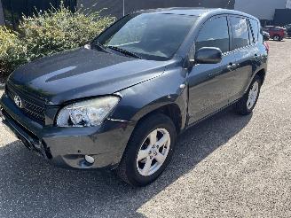 Toyota Rav-4 2.0 4x4 picture 3