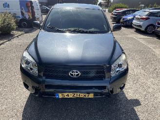 Toyota Rav-4 2.0 4x4 picture 4