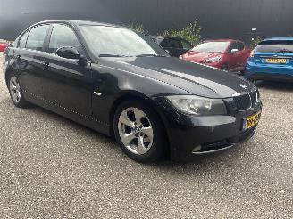 BMW 3-serie 2.0d 90kw sedan picture 3