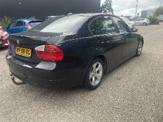 BMW 3-serie 2.0d 90kw sedan picture 4