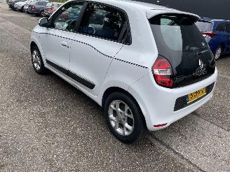 Renault Twingo 1.0 5drs picture 2