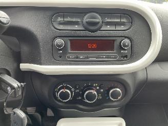 Renault Twingo 1.0 5drs picture 14