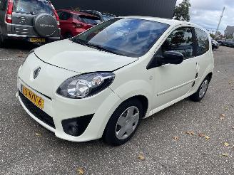 Schadeauto Renault Twingo 1.2 automaat 2011/2