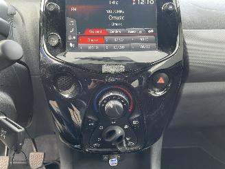 Peugeot 108 5drs alure picture 14