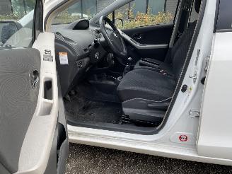 Toyota Yaris 1.3 5drs 74kw Clima picture 8