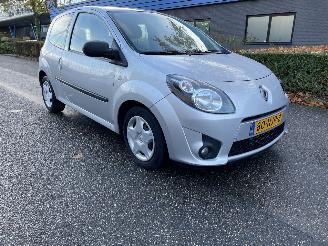 uszkodzony samochody osobowe Renault Twingo 1.2 airco 2010/8