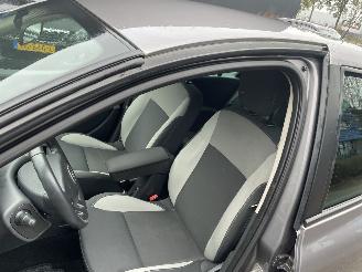 Renault Clio 1.5 dci 5drs picture 9