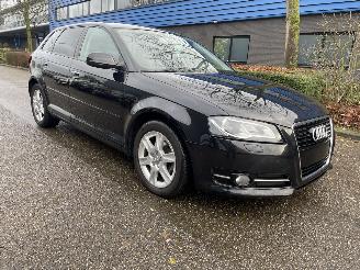 krockskadad bil auto Audi A3 1.6 tdi 77kw 2012/9
