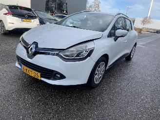 uszkodzony samochody osobowe Renault Clio 1.5 dci stadion 2013/5