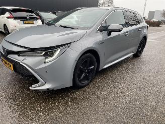 damaged passenger cars Toyota Corolla 1.8 hybrid 2022/7