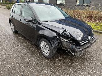 Damaged car Volkswagen Golf 1.6 tdi 2015/1