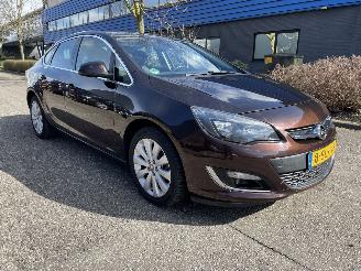 Opel Astra 1.4T 103KW Sedan picture 3