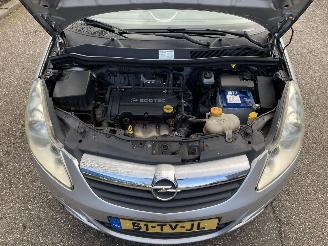Opel Corsa 1.2 5drs airco picture 7