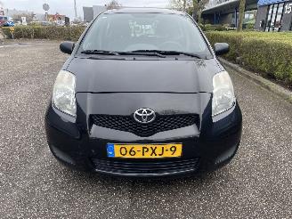Toyota Yaris 1.0 5drs picture 2