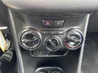 Peugeot 208 1.2 60kw picture 15