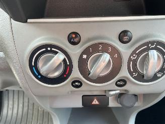 Suzuki Alto 5drs exe picture 10