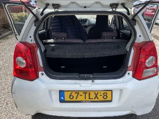 Suzuki Alto 5drs exe picture 13