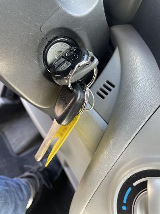 Nissan Pixo 5drs airco picture 13