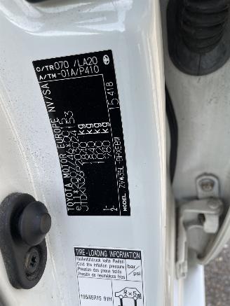 Toyota Prius 1.8 plug in hybrid picture 23