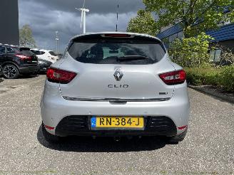 Renault Clio 5drs airco picture 3