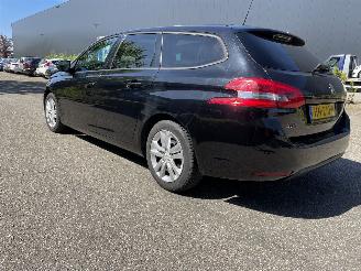 Schadeauto Peugeot 308 1.6hdi 88kw 2015/12