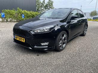 skadebil auto Ford Focus 1.5 150pk  ST 2017/4