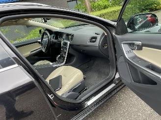 Volvo V-60 2.4 D plug in hybrid picture 12