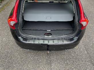 Volvo V-60 2.4 D plug in hybrid picture 13