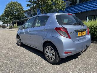uszkodzony samochody osobowe Toyota Yaris 1.3 5drs 2011/10